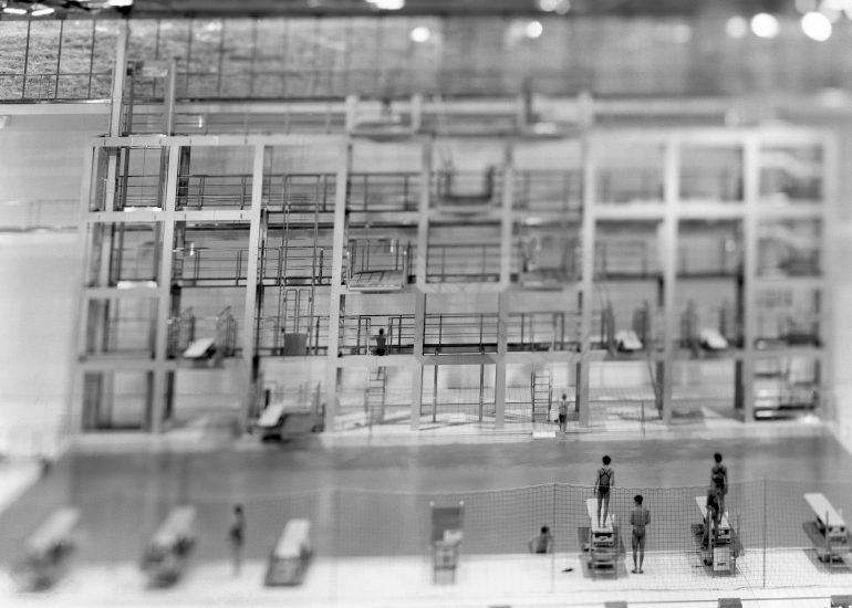 Tilt Shift Aufnahme Schwimmhalle Landsberger Allee